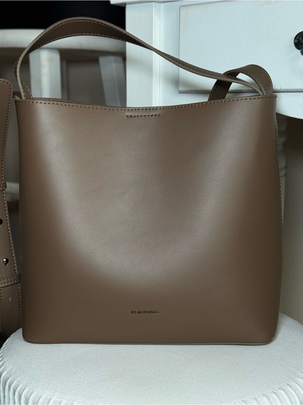 BD.&ORIGINAL Minimalist Taupe Bucket Tote Bag Chic Neutral Shoulder Purse